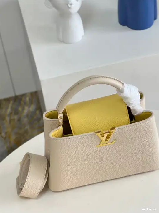 WIS CAPUCINES LOUIS VUITTON BB 0616